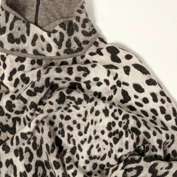 Taupe Leopard Mock Turtleneck Sweater - Picture 3 of 7